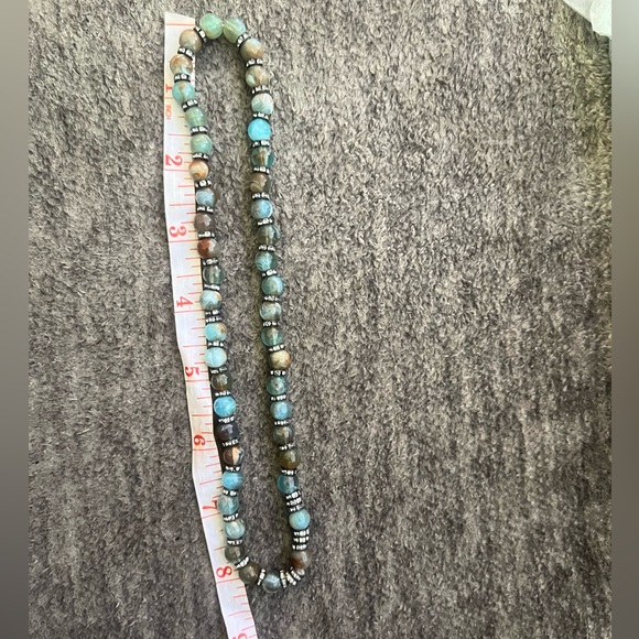 Handmade Elegant Beaded Necklace - Picture 4 of 6